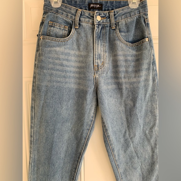 Nasty Gal Denim Debbie Pull On High Waisted Tapered Mom Jeans 26 Light Blue Wash - Picture 2 of 12